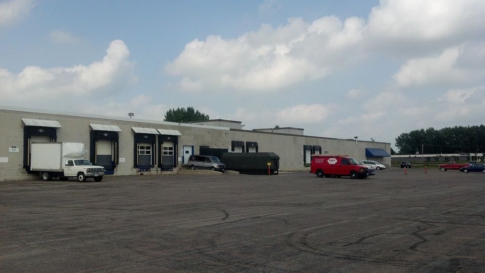 Waseca Office/Industrial - 299 Johnson Ave. - Lease: 299 Johnson Ave SW, Waseca, MN 56093